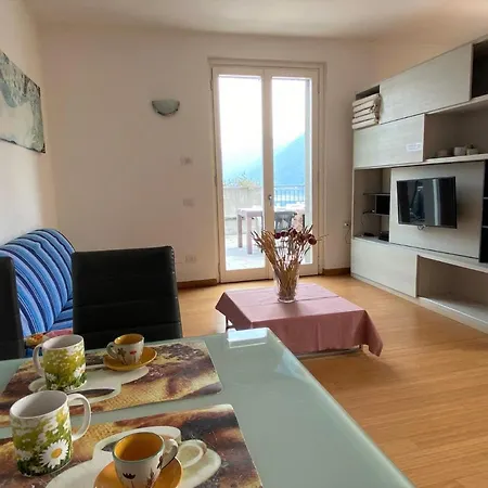 The Silver With Terrace View דירה ארגגנו