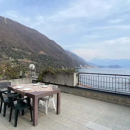The Silver With Terrace View דירה *